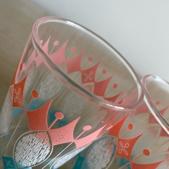 Set of 4 1950’s Vintage MCM Anchor Hocking Pink and Turquoise Juice Glasses - Picture 4 of 11